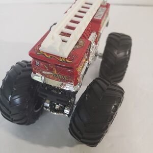 Hot Wheels Die Cast 5 Alarm Monster Firetruck Toy Truck